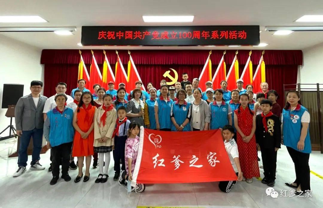 女方因男方一个词语吵架离婚是谁的错？游戏画面